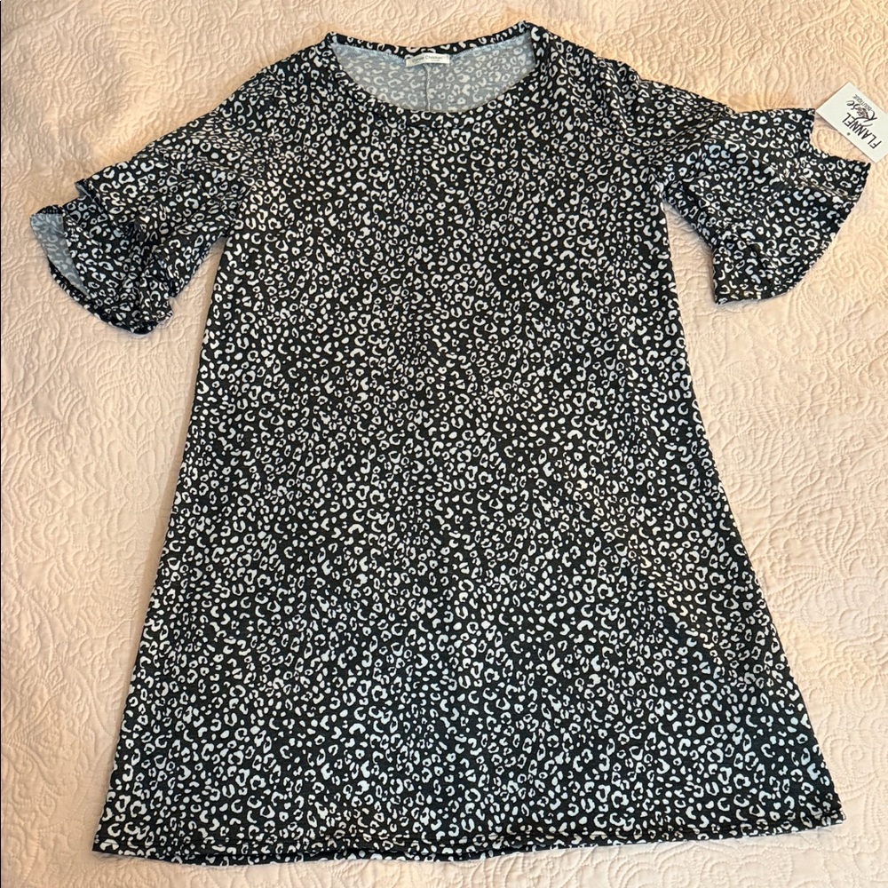 Chic Gray and White Patterned Dress